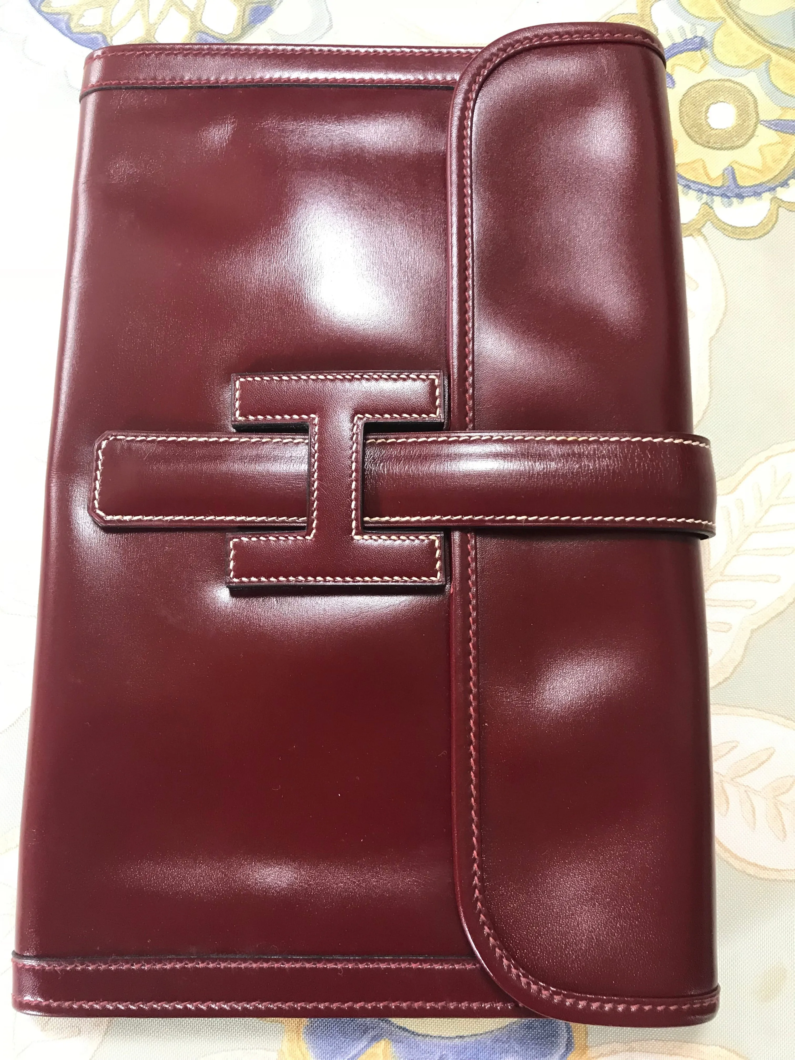 80's vintage HERMES jige, document case, dark wine, bordeaux boxcalf portfolio purse, iPad case. Classic and sophisticated style.